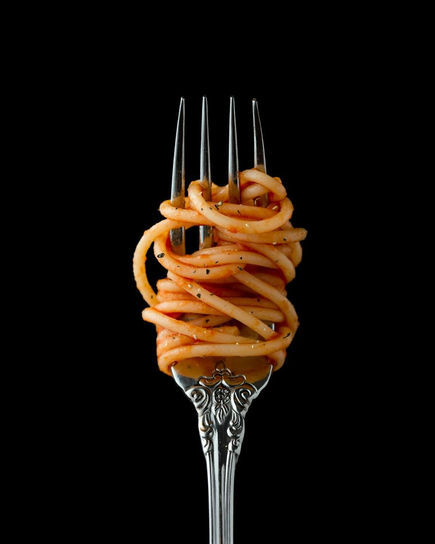 Forchettata di spaghetti al pomodoro